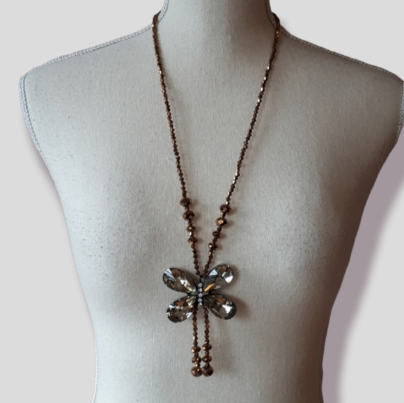 Beaded butterfly necklace - Picture 1 of 5